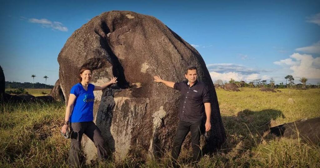 Pesquisadores de Dakila descobrem grande pegada fossilizada em Mato Grosso