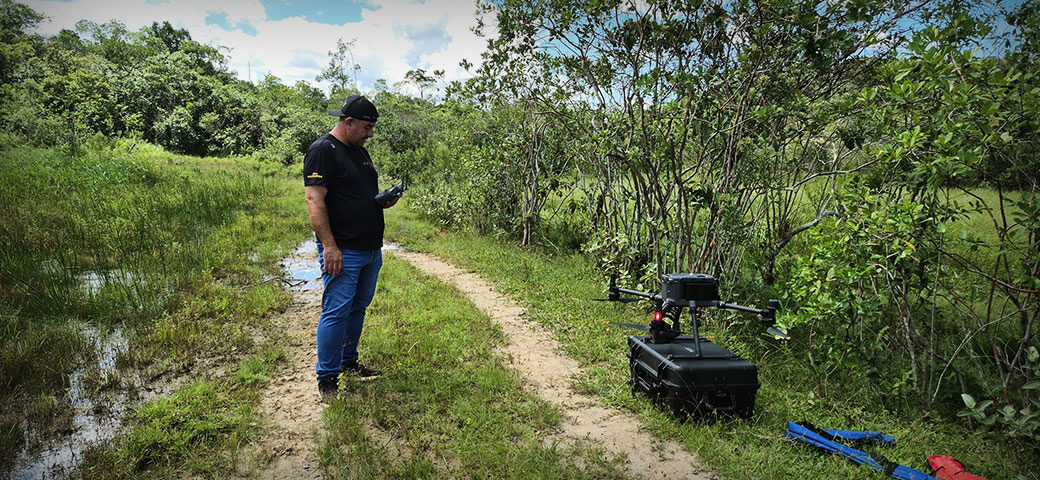 Pesquisadores realizam mapeamento aéreo e análise de estruturas em Cananéia